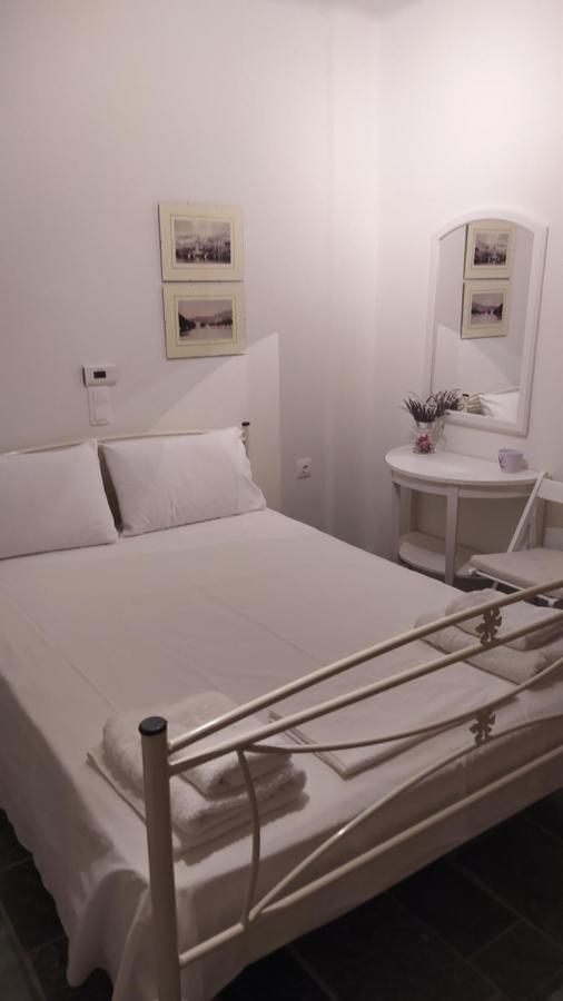 Balkonikarystos Apartment ภายนอก รูปภาพ