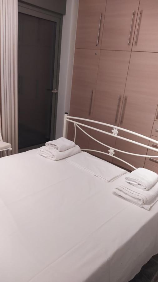 Balkonikarystos Apartment ภายนอก รูปภาพ