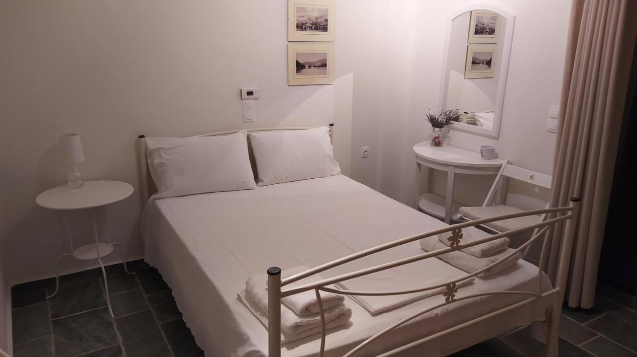 Balkonikarystos Apartment ภายนอก รูปภาพ