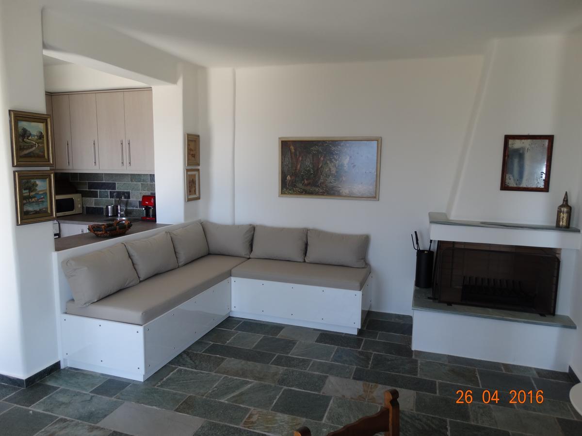 Balkonikarystos Apartment ภายนอก รูปภาพ
