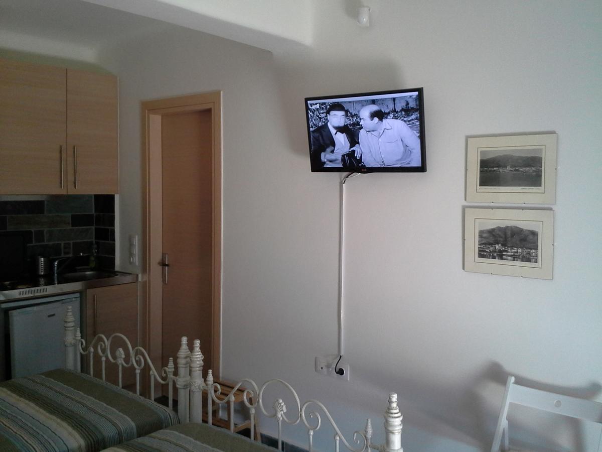 Balkonikarystos Apartment ภายนอก รูปภาพ