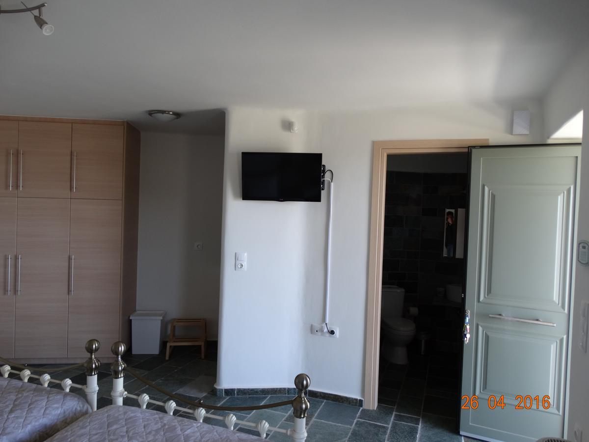 Balkonikarystos Apartment ภายนอก รูปภาพ